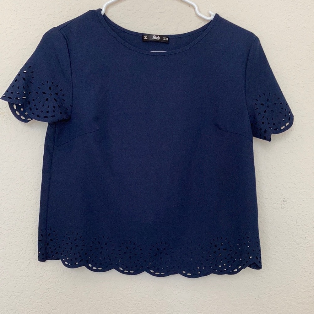 Navy blue scalloped edge crop top